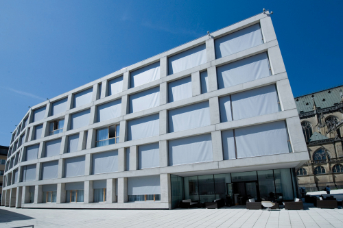VALETTA Beschattung Valencia und Fenstermarkise mit Stab VALETTA Beschattung Valencia und Fenstermarkise mit Stab